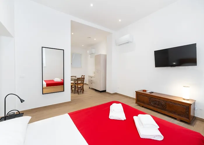 Residenza Leoncino 4*