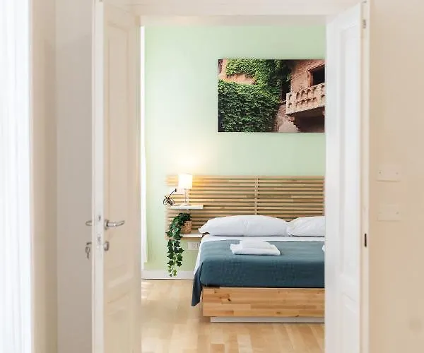 게스트하우스 Residenza Leoncino 4*