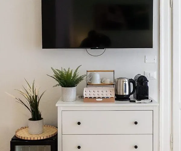 בית הארחה Residenza Leoncino 3*