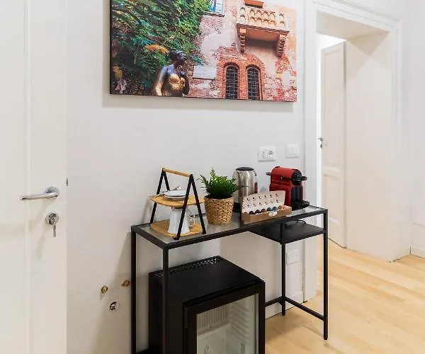 Residenza Leoncino بيت ضيافة 4*